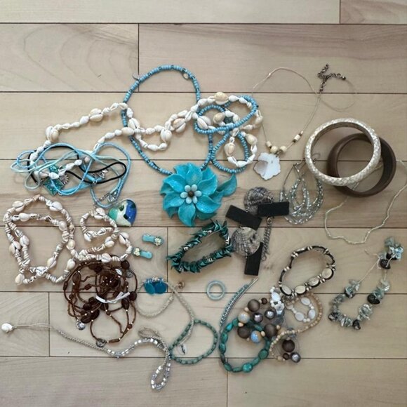 Mermaidcore Jewelry Bundle – Blue & Shell Mix – Necklaces, Bracelets, Rings - Picture 3 of 8